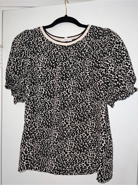THML Tops - THML Black and Cream Abstract Puff Sleeve Top